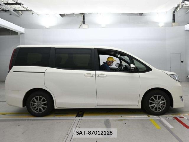 Toyota NOAH 2020 8683213-3