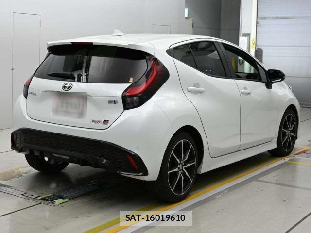 Toyota AQUA 2023 8682990-1