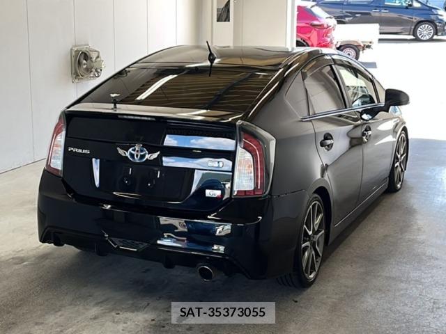 Toyota PRIUS 2013 8911350-1