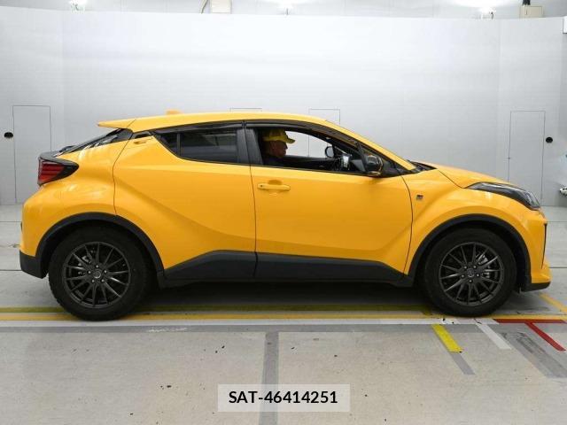 Toyota C-HR 2021 8684312-3