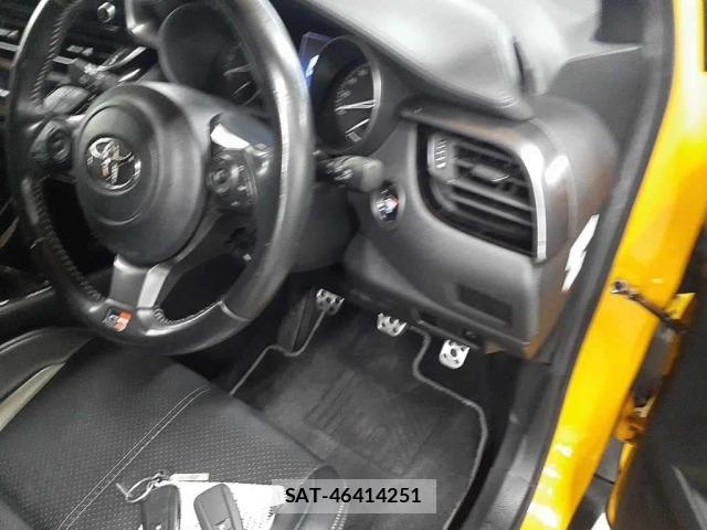Toyota C-HR 2021 8684312-9