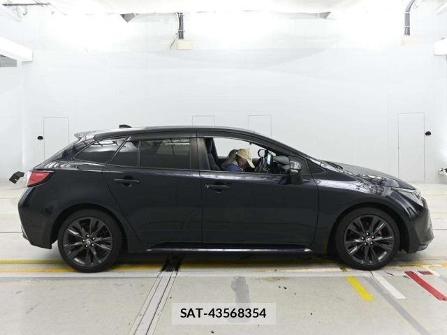 Toyota COROLLA TOURING 2021 8863311-3