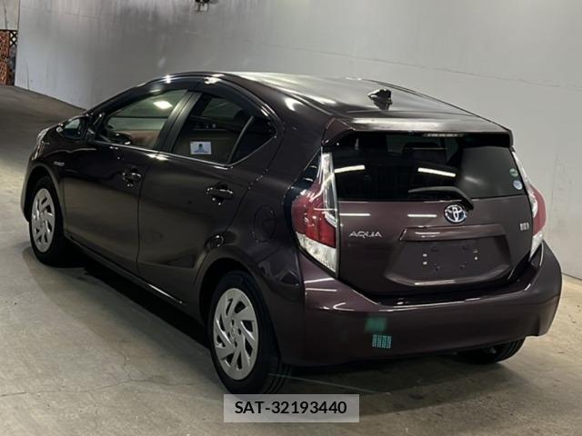 Toyota AQUA 2016 8704790-1