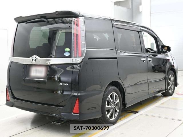 Toyota NOAH 2020 8683220-1