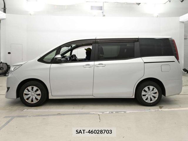 Toyota NOAH 2020 8683221-4