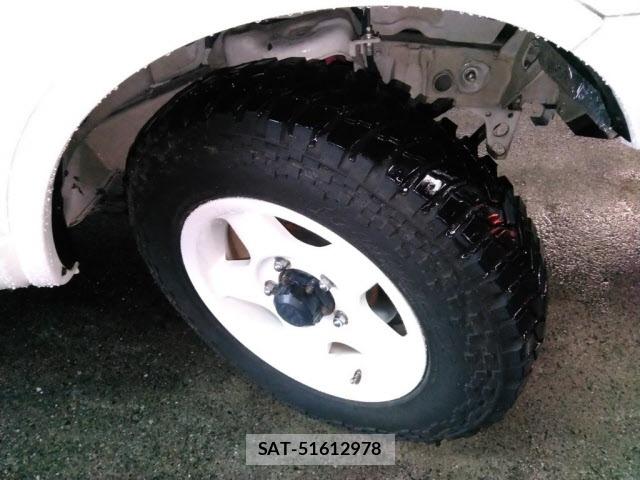 Suzuki JIMNY 2011 8931678-9