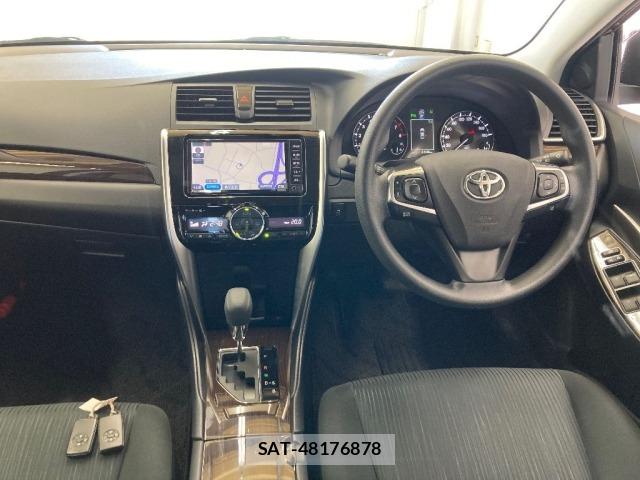 Toyota PREMIO 2018 8807496-3