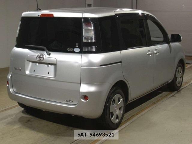 Toyota SIENTA 2011 8764366-1