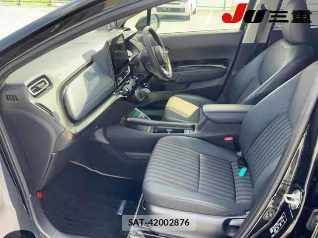 Toyota AQUA 2021 8682954-3