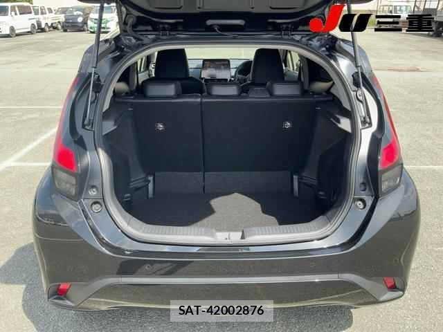 Toyota AQUA 2021 8682954-7