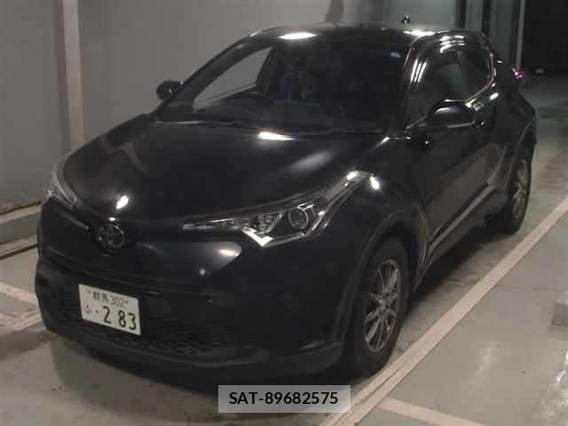Toyota C-HR 2017 8768396-4