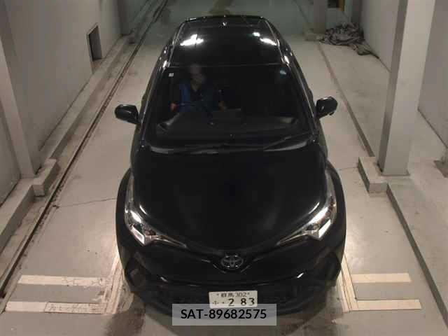 Toyota C-HR 2017 8768396-6