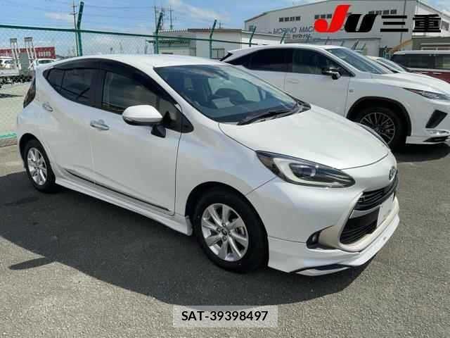 Toyota AQUA 2021 8862354-0