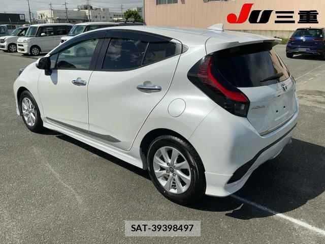 Toyota AQUA 2021 8862354-1
