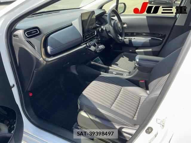Toyota AQUA 2021 8862354-3