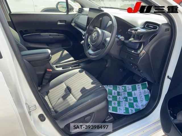 Toyota AQUA 2021 8862354-4