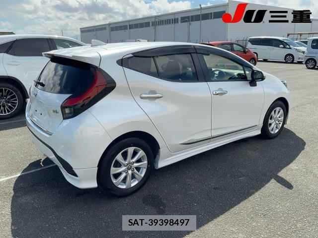 Toyota AQUA 2021 8862354-6
