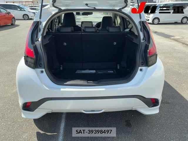 Toyota AQUA 2021 8862354-7