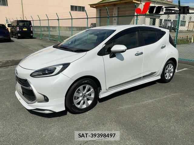 Toyota AQUA 2021 8862354-9