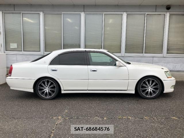 Toyota CROWN MAJESTA 2002 8711081-3