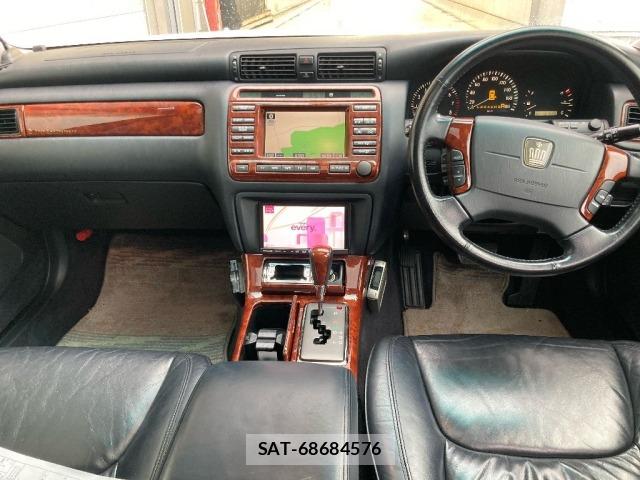 Toyota CROWN MAJESTA 2002 8711081-4