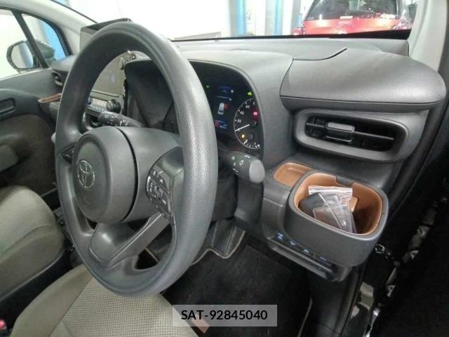 Toyota SIENTA 2024 8764442-9