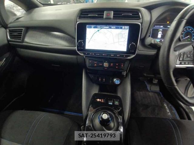Nissan LEAF 2021 8928424-11