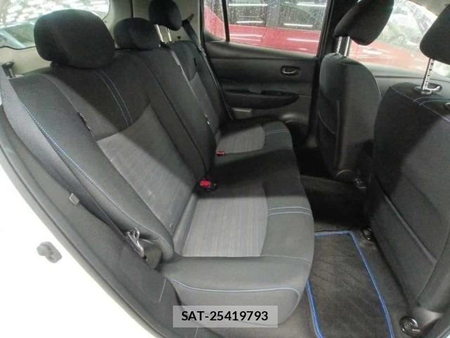 Nissan LEAF 2021 8928424-12