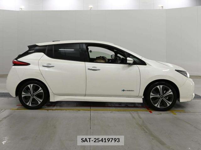Nissan LEAF 2021 8928424-3