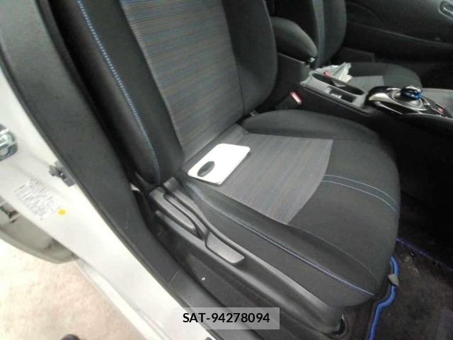 Nissan LEAF 2021 8928434-10