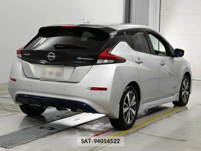 Nissan LEAF 2021 8928435-1
