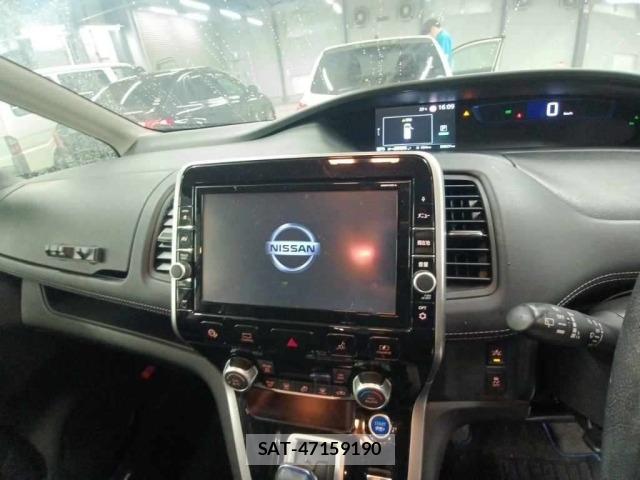 Nissan SERENA 2018 8921061-11