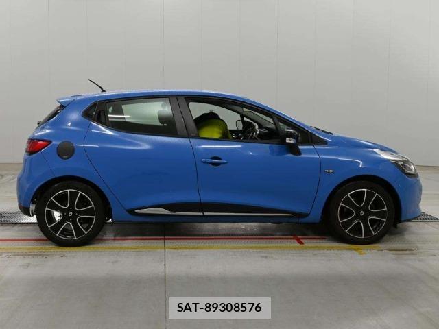 Renault LUTECIA 2016 8862538-3