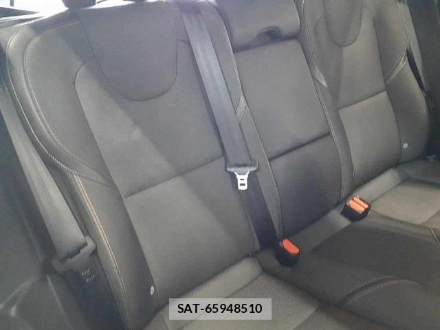 Volvo V40 2016 8705957-11