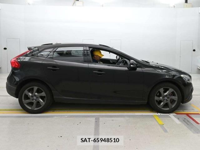 Volvo V40 2016 8705957-3