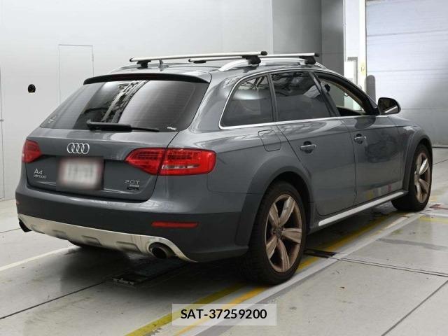 Audi A4 2011 8860561-1