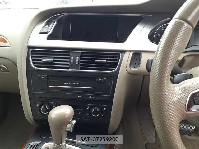 Audi A4 2011 8860561-12