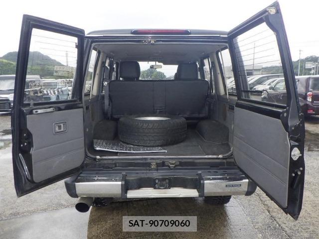 Toyota LAND CRUISER 1995 8811330-1