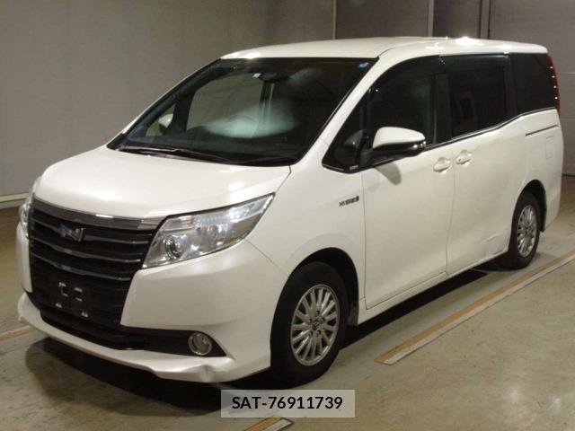 Toyota NOAH 2017 8722693-0