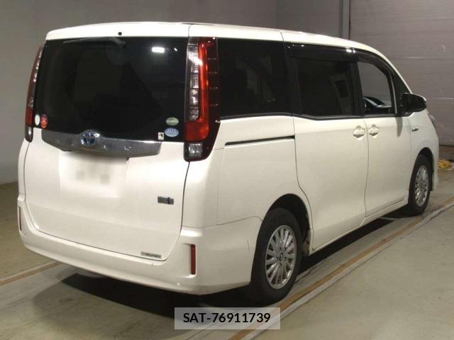 Toyota NOAH 2017 8722693-1