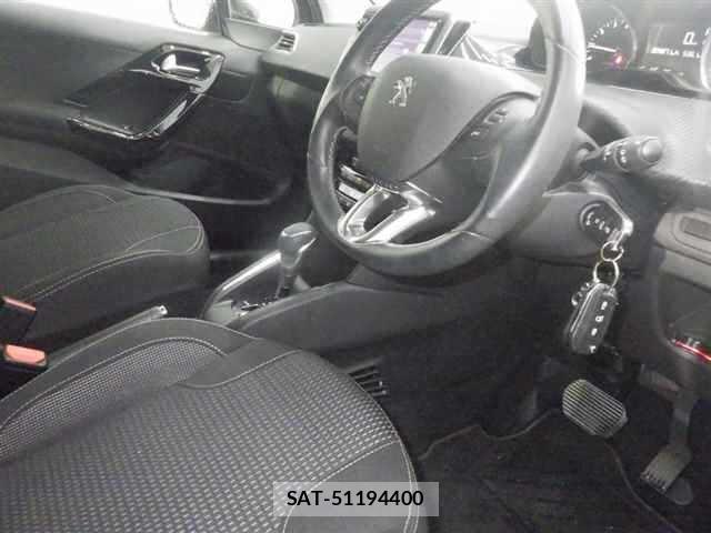 Peugeot 208 2016 8706516-3