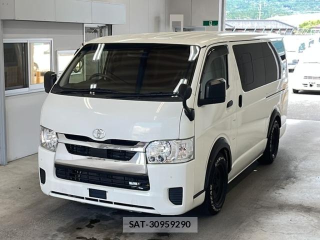 Toyota HIACE VAN 2022 8811113-0