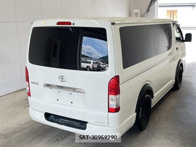 Toyota HIACE VAN 2022 8811113-1
