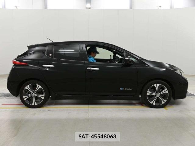 Nissan LEAF 2018 8928452-3