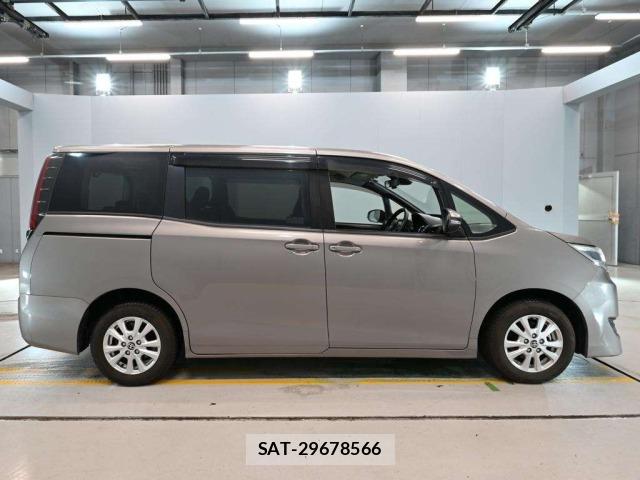 Toyota NOAH 2020 8683158-3