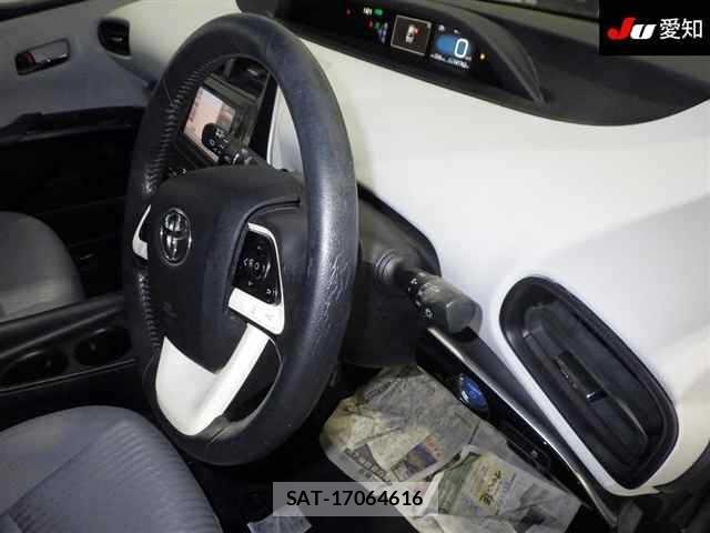 Toyota PRIUS 2016 8911302-5