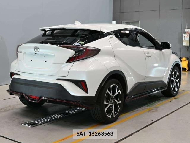 Toyota C-HR 2017 8684290-1