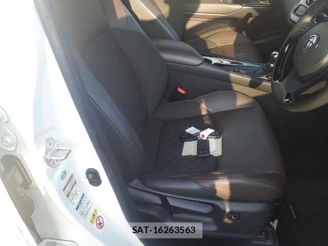 Toyota C-HR 2017 8684290-10