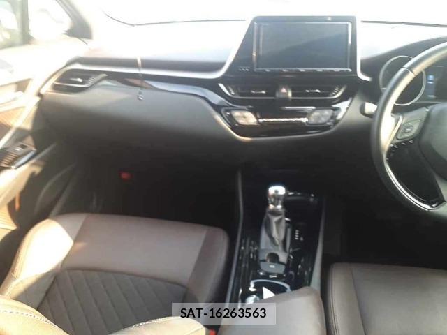 Toyota C-HR 2017 8684290-11