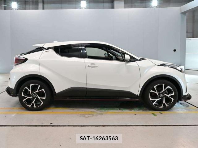 Toyota C-HR 2017 8684290-3